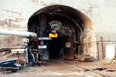 mine-entr1.jpg (22585 bytes)